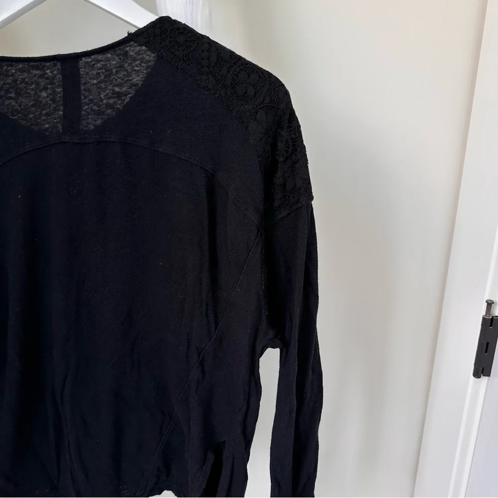 Free People Women’s Long Sleeve Embroidered and Lace Detail Shirt SZ Small